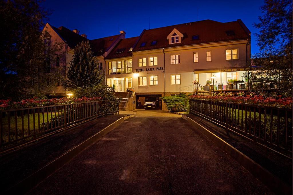 Hotel Lajta Park Mosonmagyaróvár Exteriér fotografie